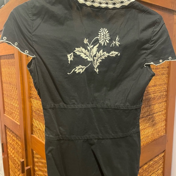 Ted Baker Black Blouse with White Floral Design - Picture 2 of 4